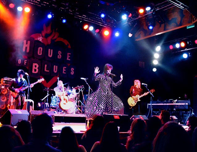 David Brighton and Space Oddity live at The House Of Blues as Ziggy and the Spiders circa 1973